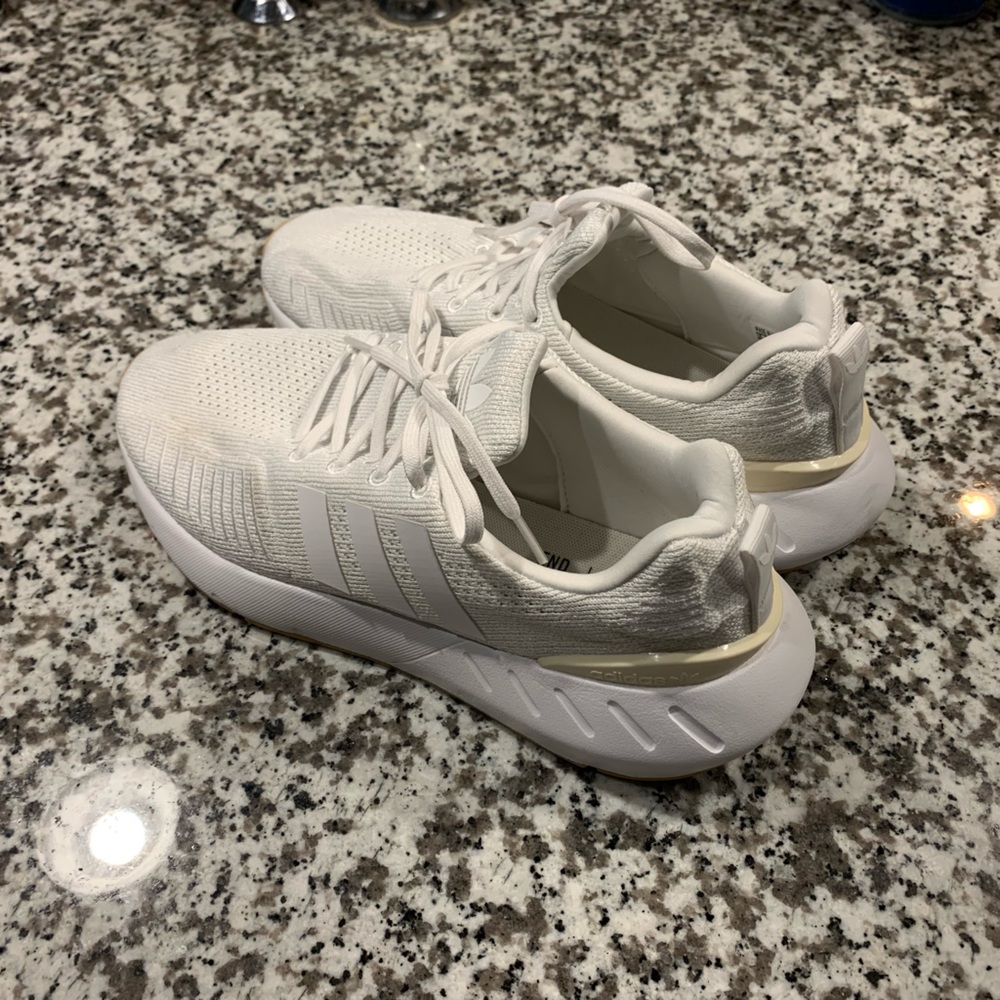 Adidas Swift Run Men's Size 9 - image 2